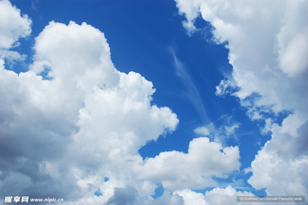 多白云的的蓝天