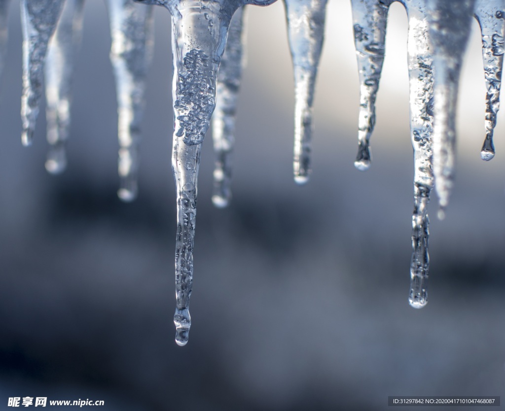 寒冷的冰柱