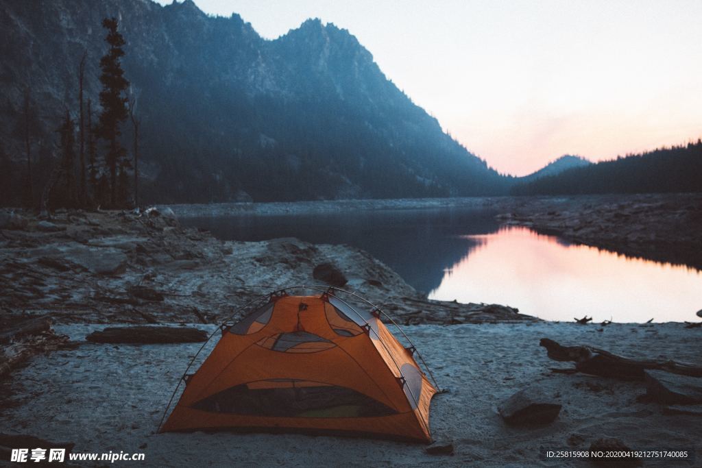 帐篷户外住宿图片