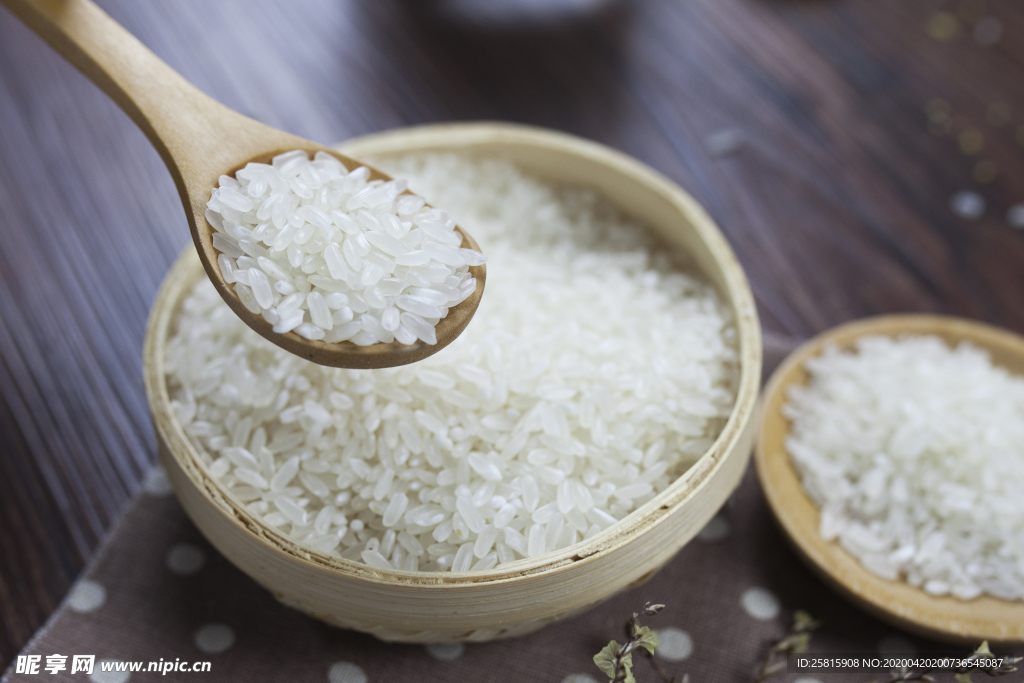 大米五谷杂粮图片