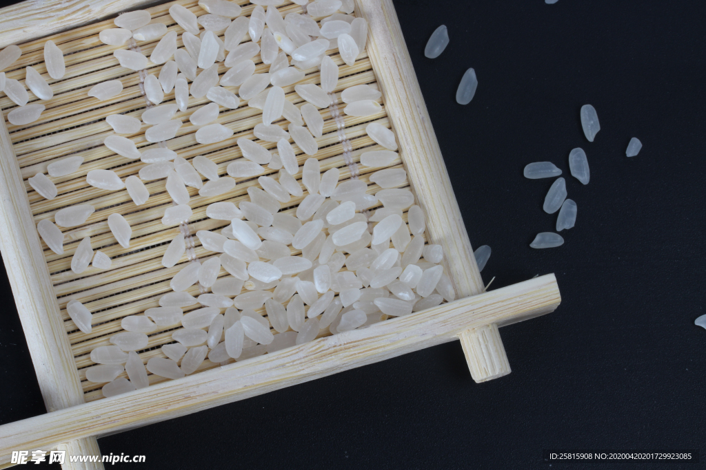 大米五谷杂粮图片