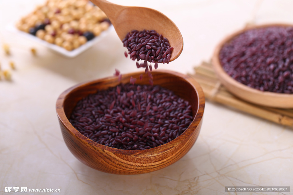 紫米五谷杂粮图片