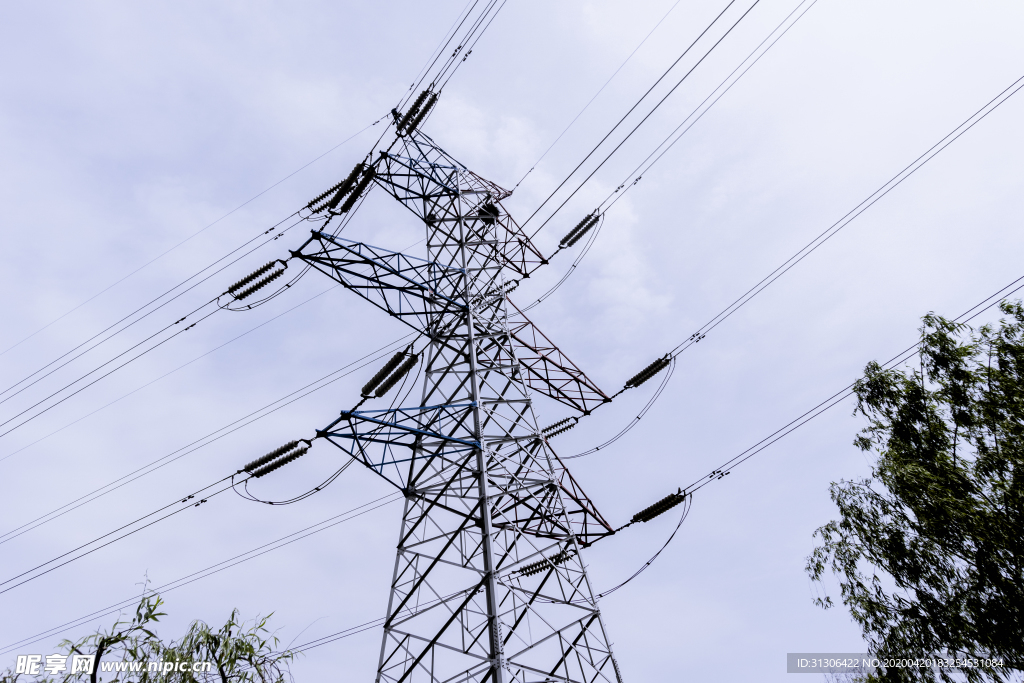 城市高压电线