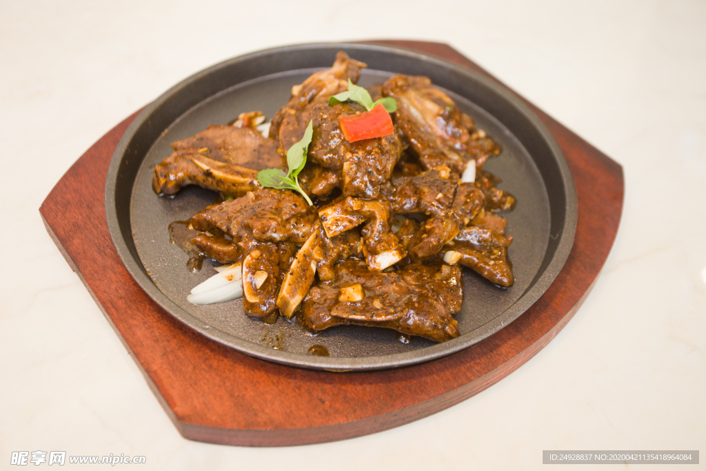 铁板黑椒牛仔骨