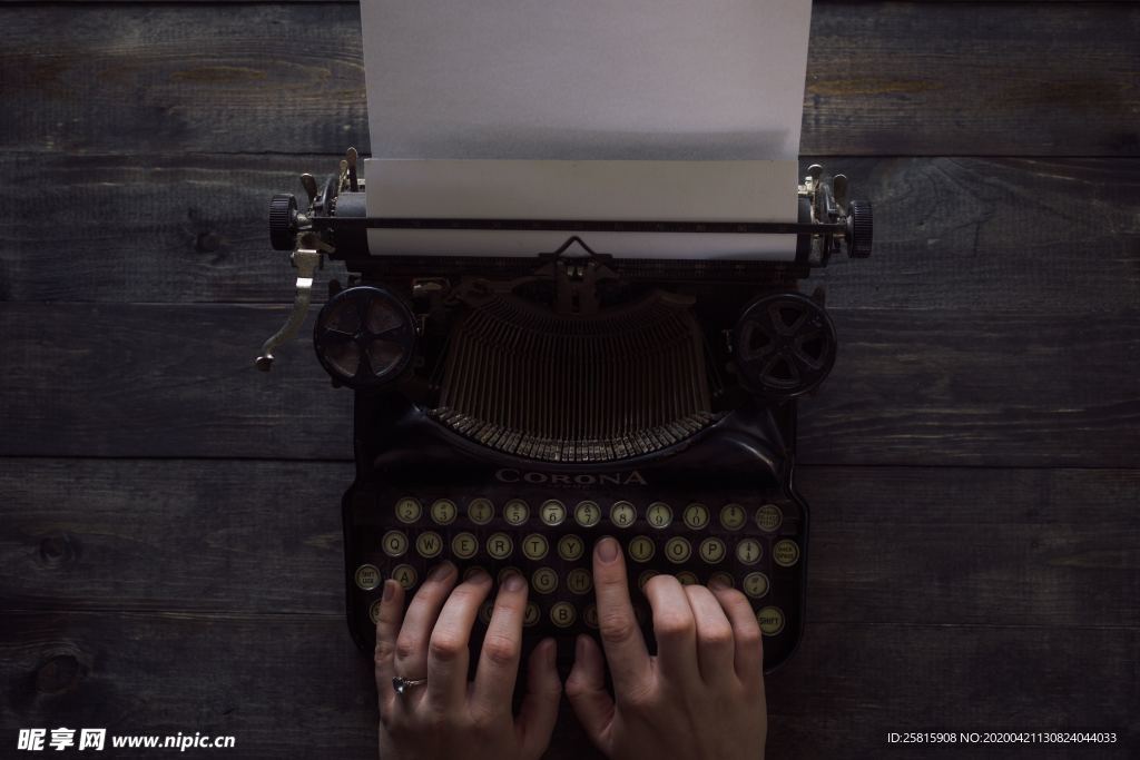 打字机特写图片