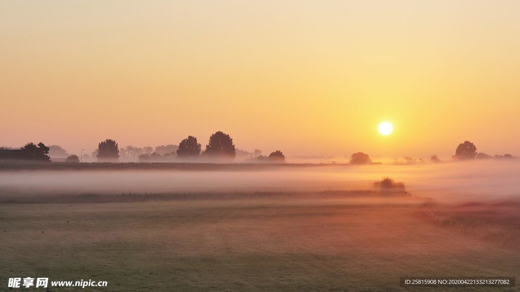 日出旭日云霞图片