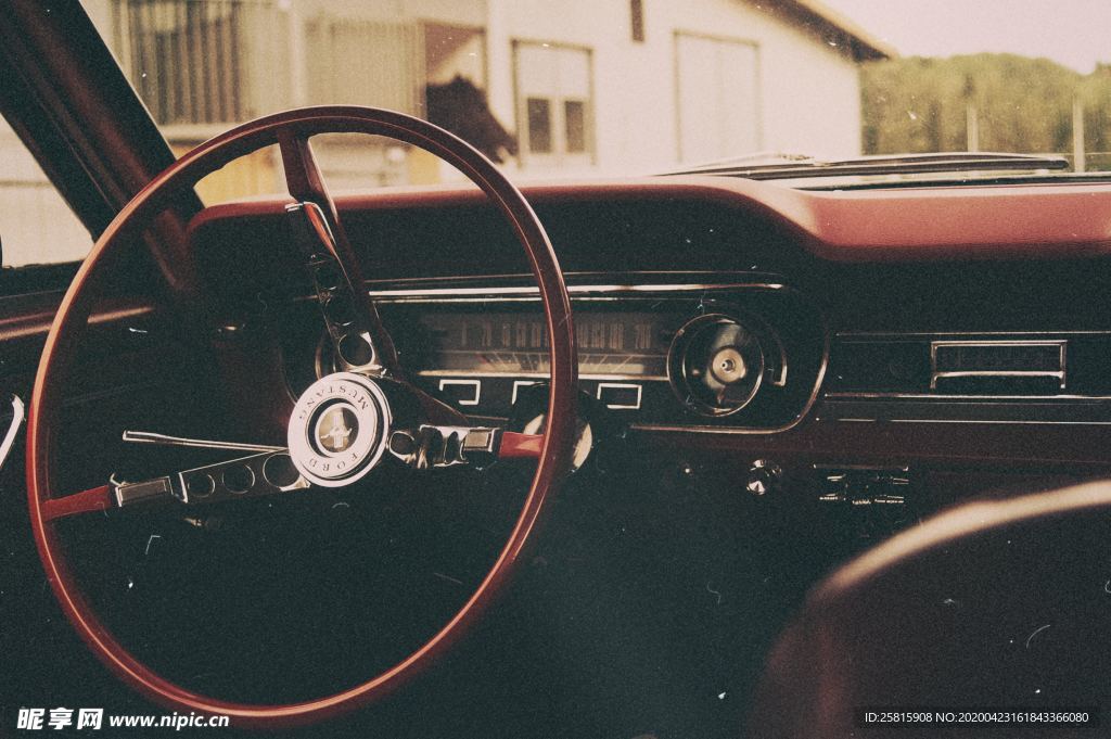 方向盘仪表盘高清图片