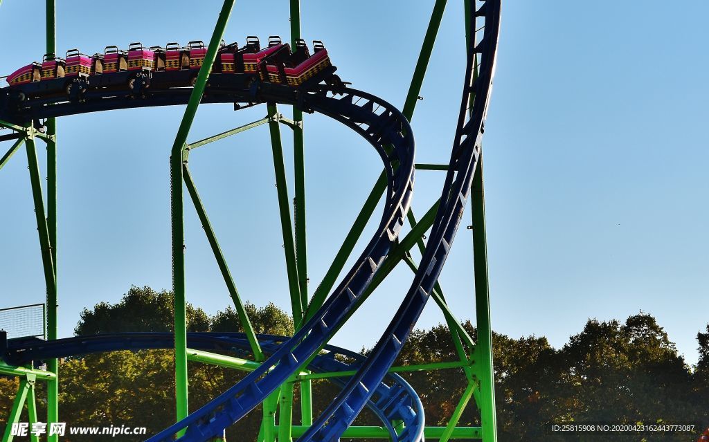 过山车惊险刺激图片