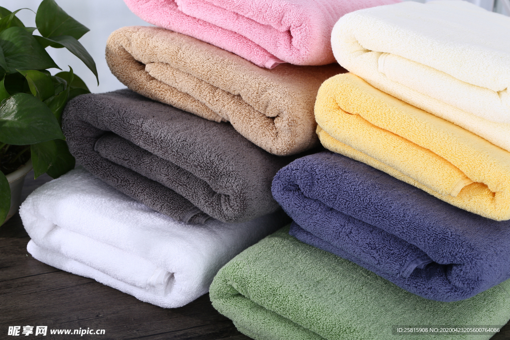 毛巾堆叠卷起图片