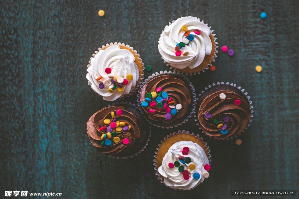 纸杯蛋糕美味图片