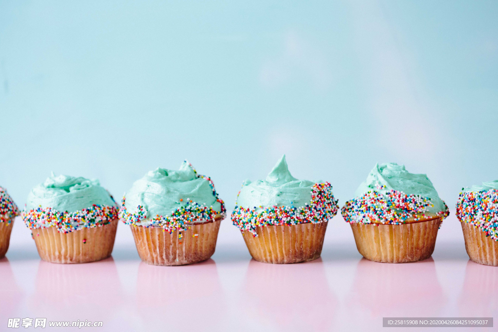 纸杯蛋糕美味图片