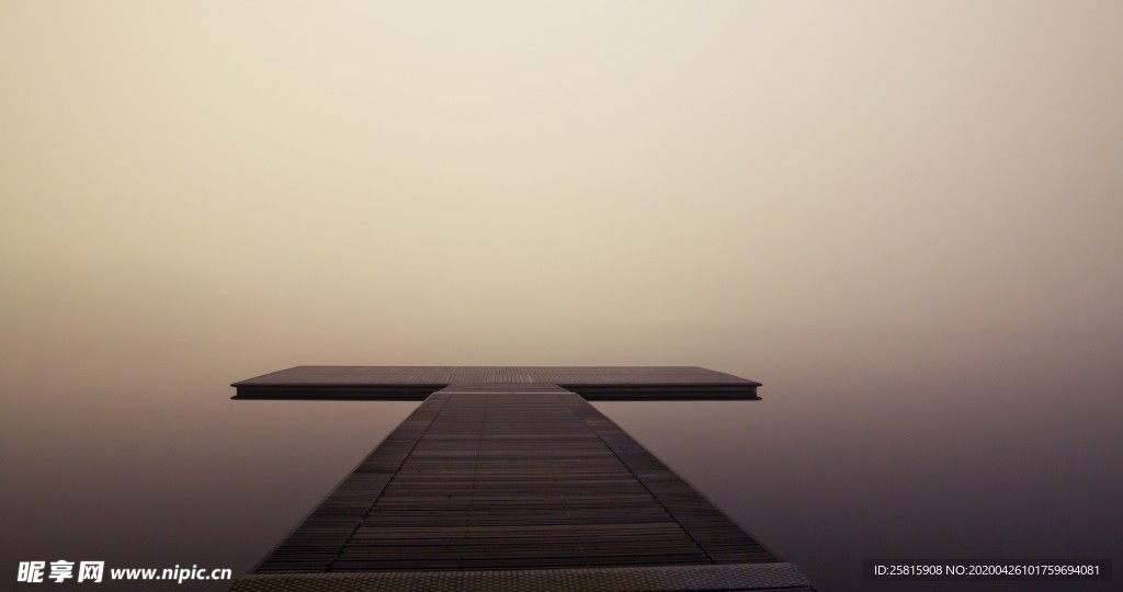 河岸码头唯美图片