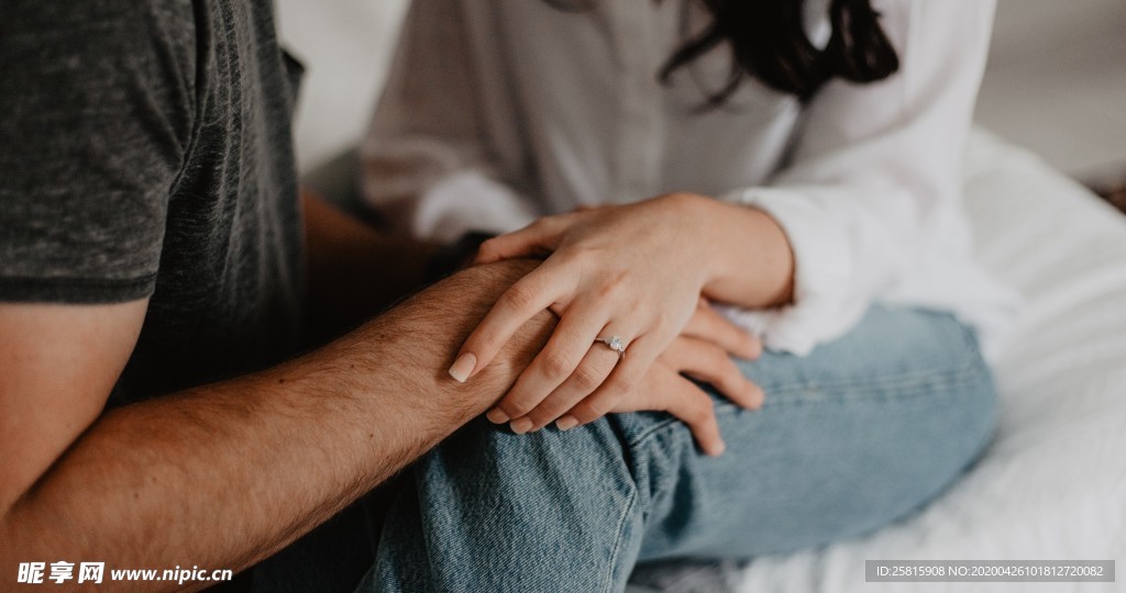 牵手握手礼仪沟通行为图片