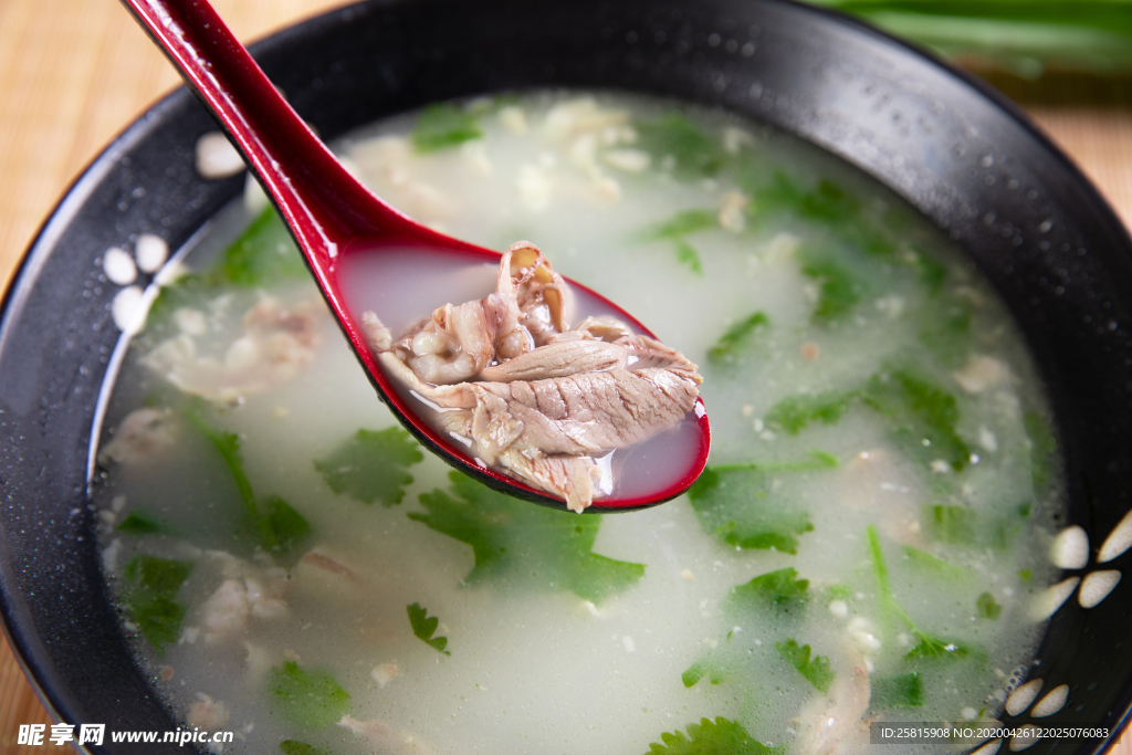 羊肉汤羊肉泡图片