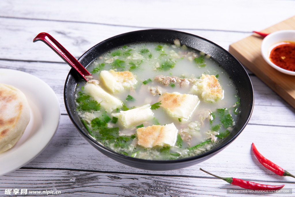 羊肉汤羊肉泡图片