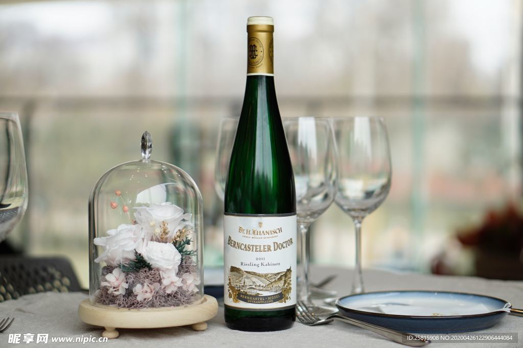 红酒杯红酒浪漫图片