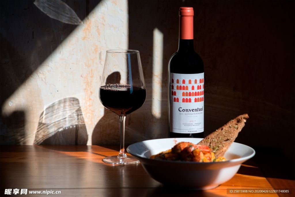 红酒杯红酒浪漫图片