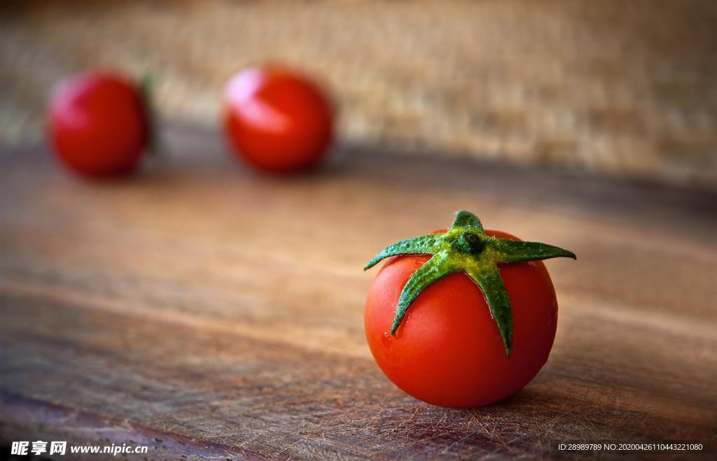 新鲜番茄