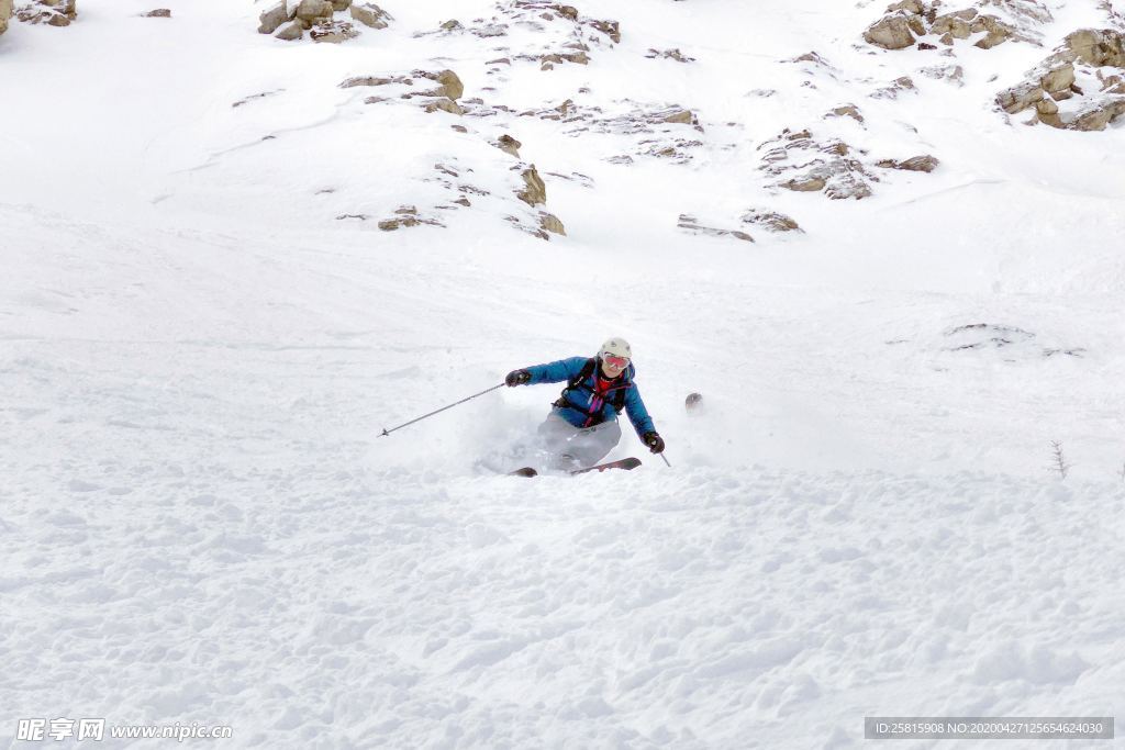 滑雪运动滑雪板图片