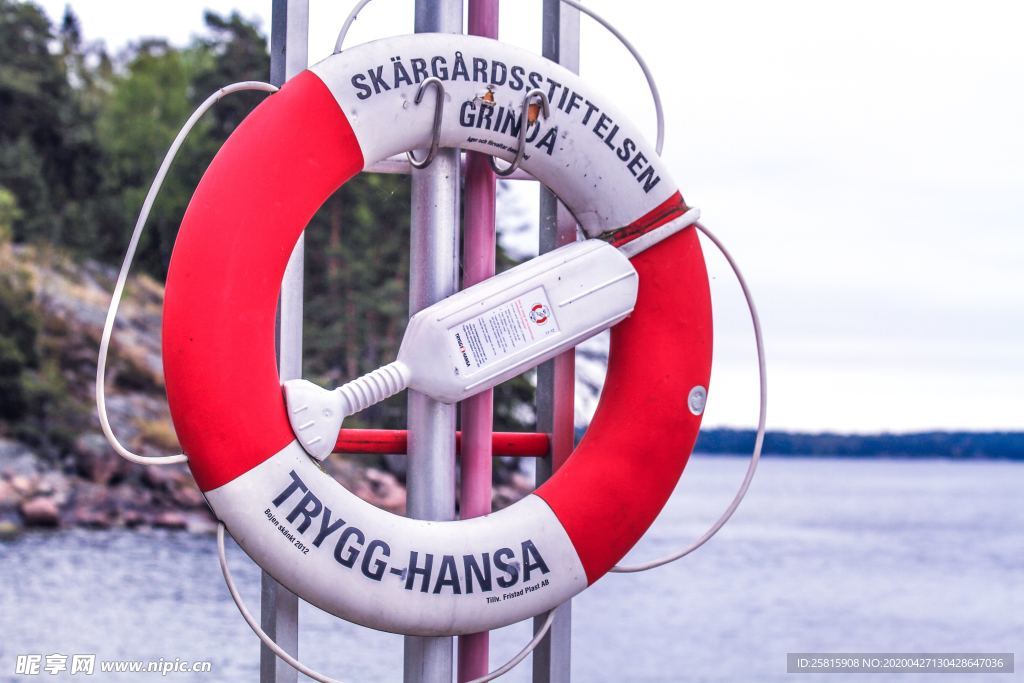 救生圈游泳圈图片