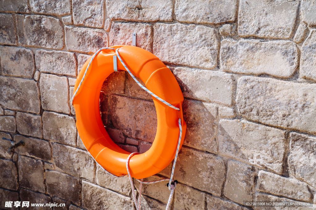 救生圈游泳圈图片