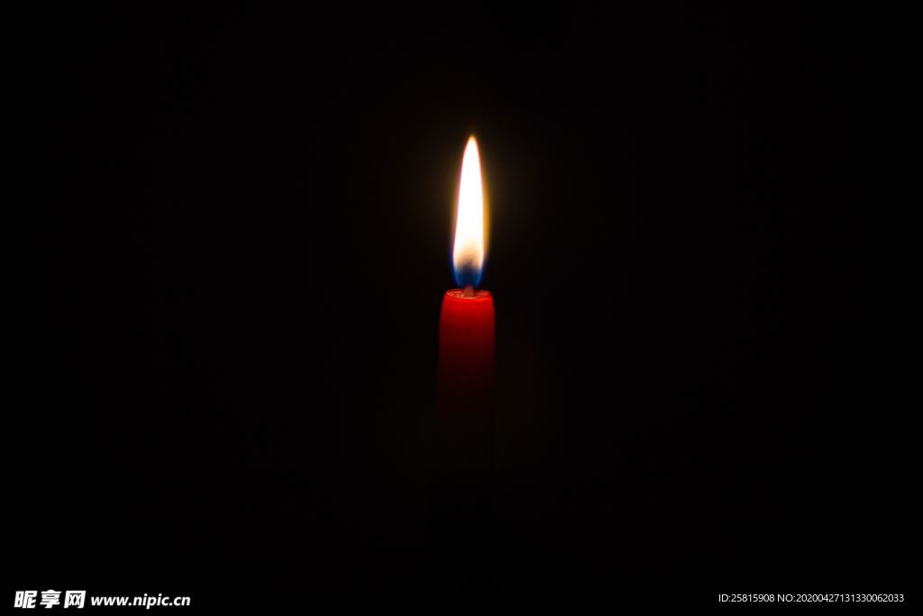蜡烛烛光火苗图片