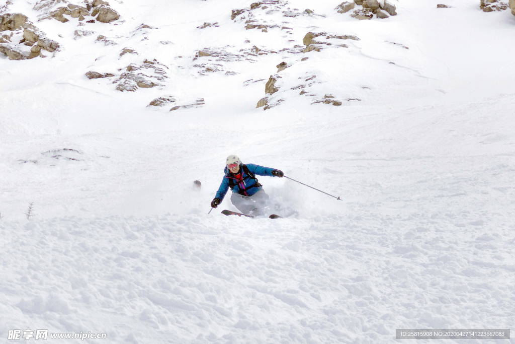 滑雪运动滑雪板图片