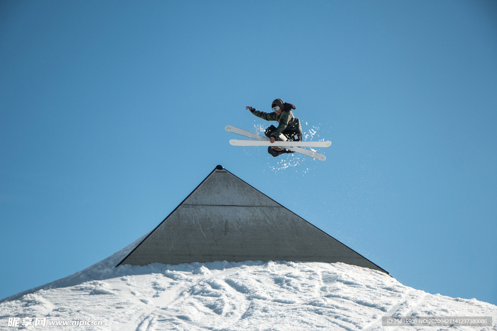 滑雪运动滑雪板图片