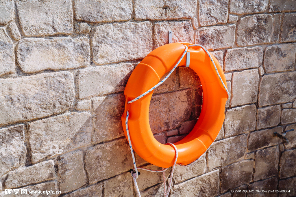 救生圈游泳圈图片