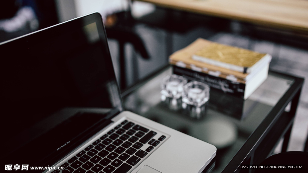 苹果笔记本电脑图片