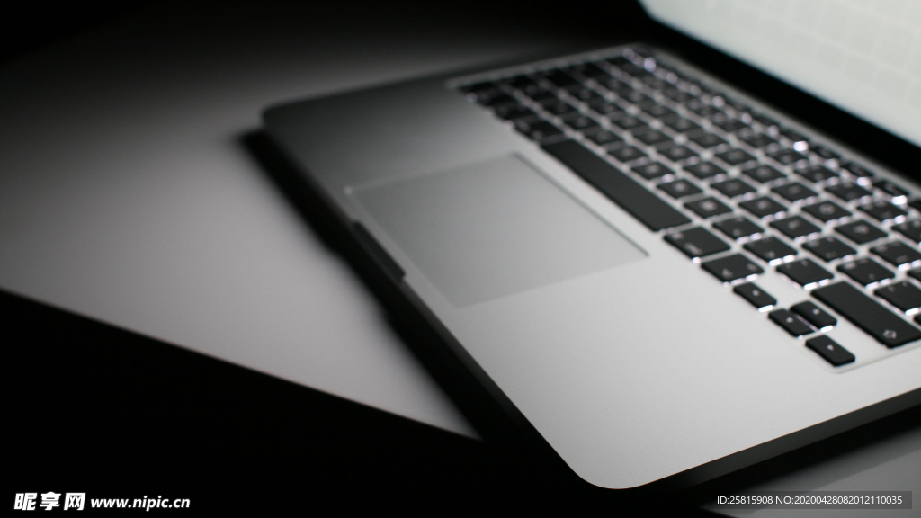 苹果笔记本电脑图片