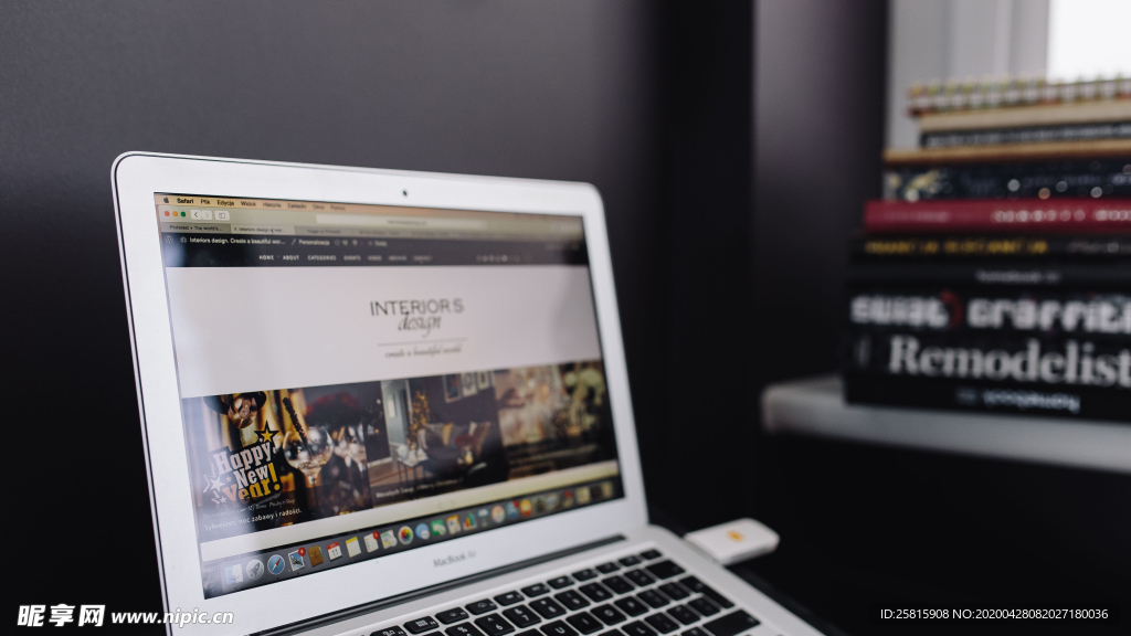 苹果笔记本电脑图片