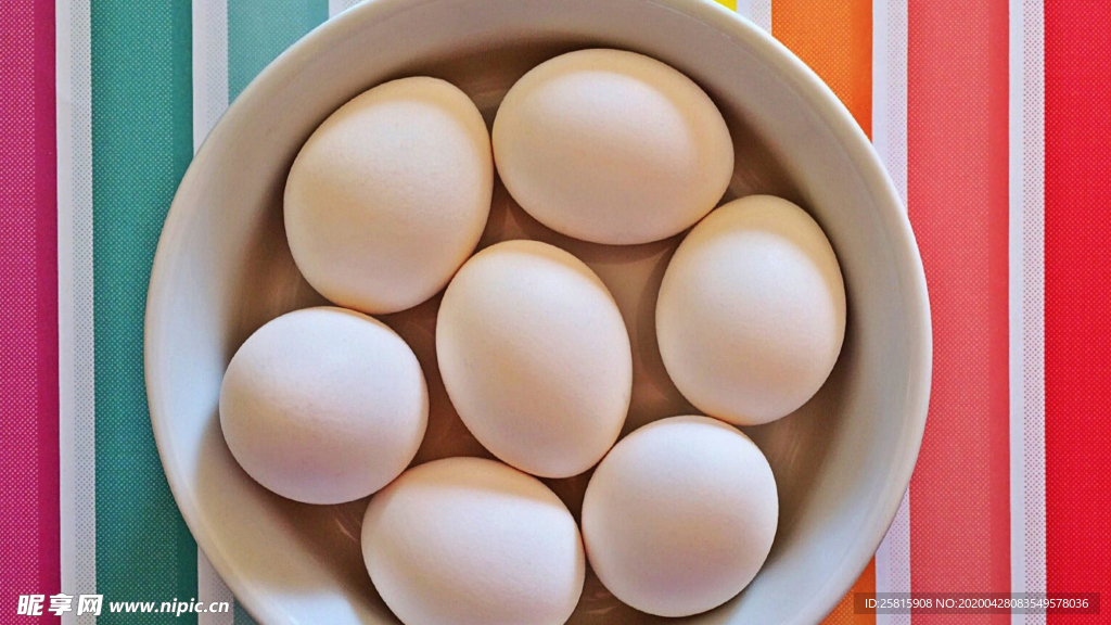 鸡蛋特写图片