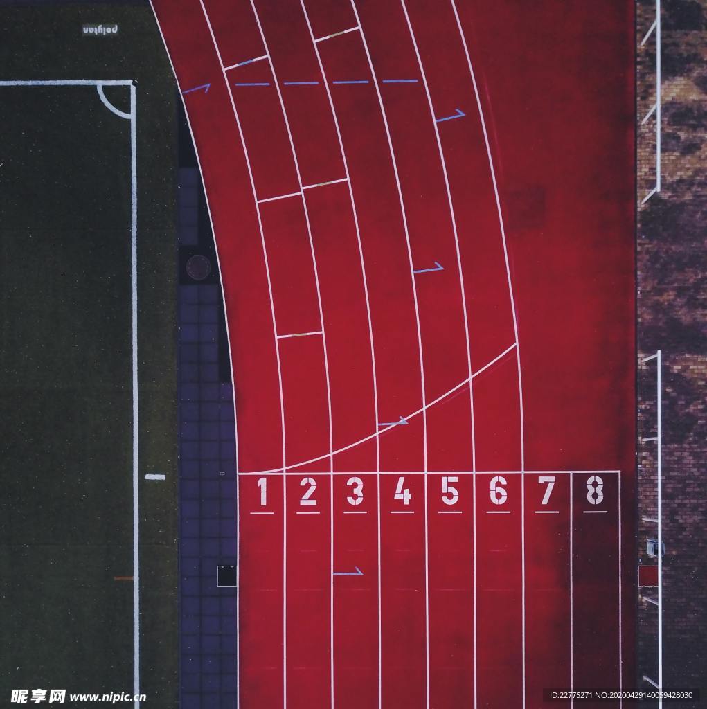 红色跑道