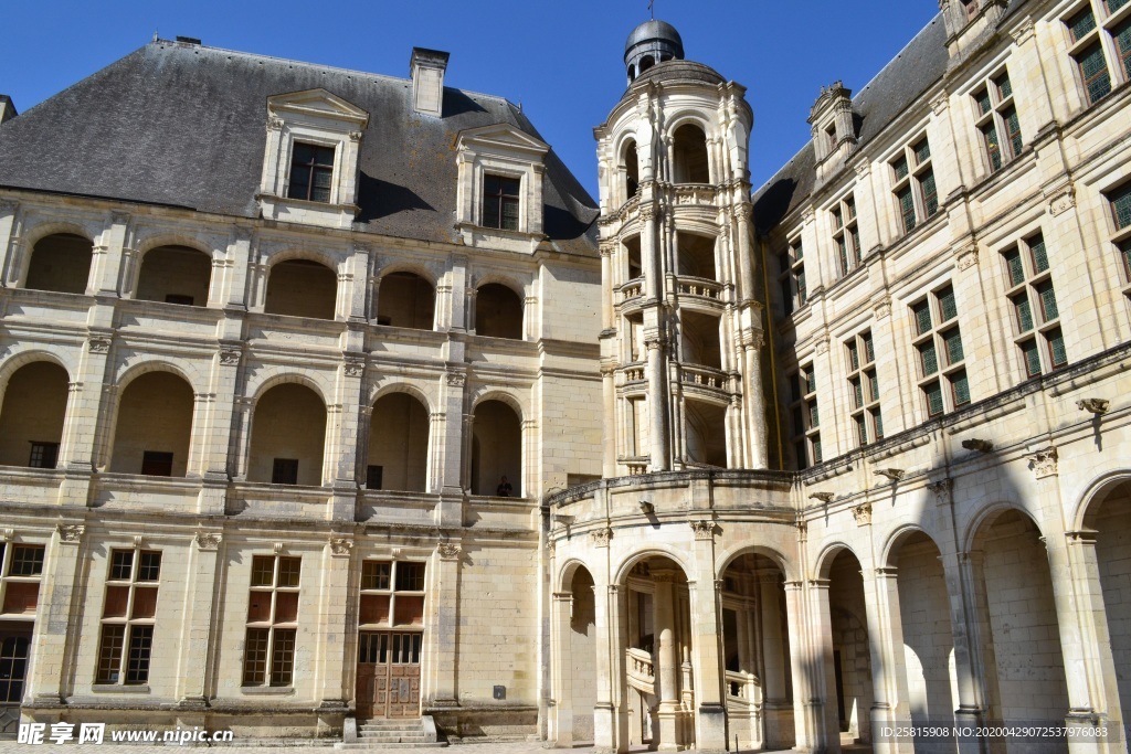 香波堡建筑风景图片