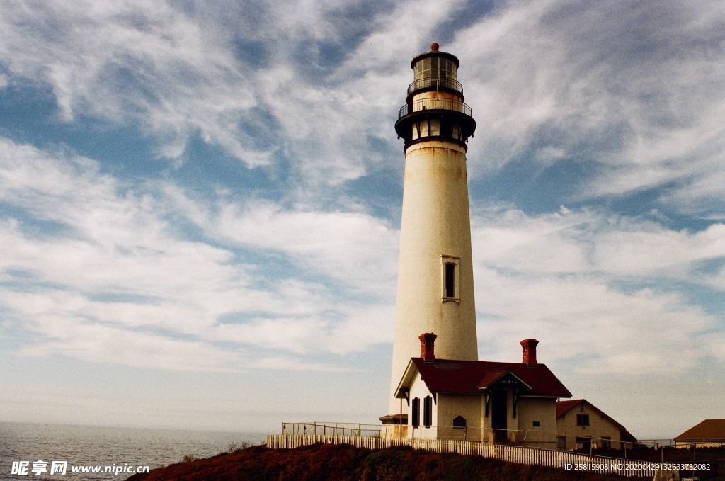 灯塔航海方向指示图片