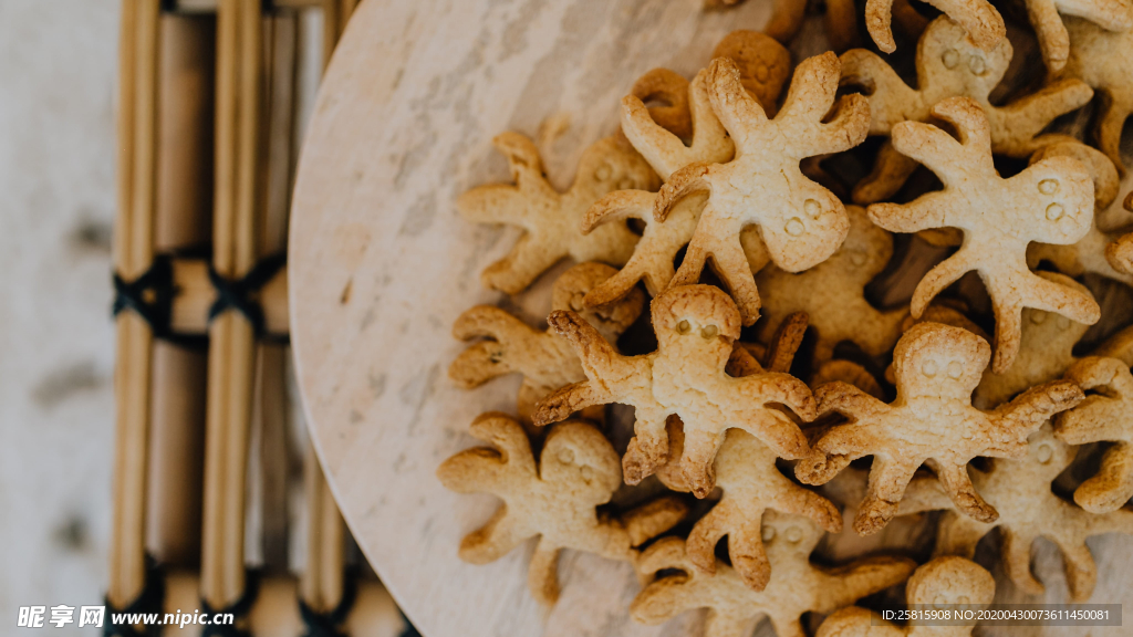 姜饼烘焙甜品图片