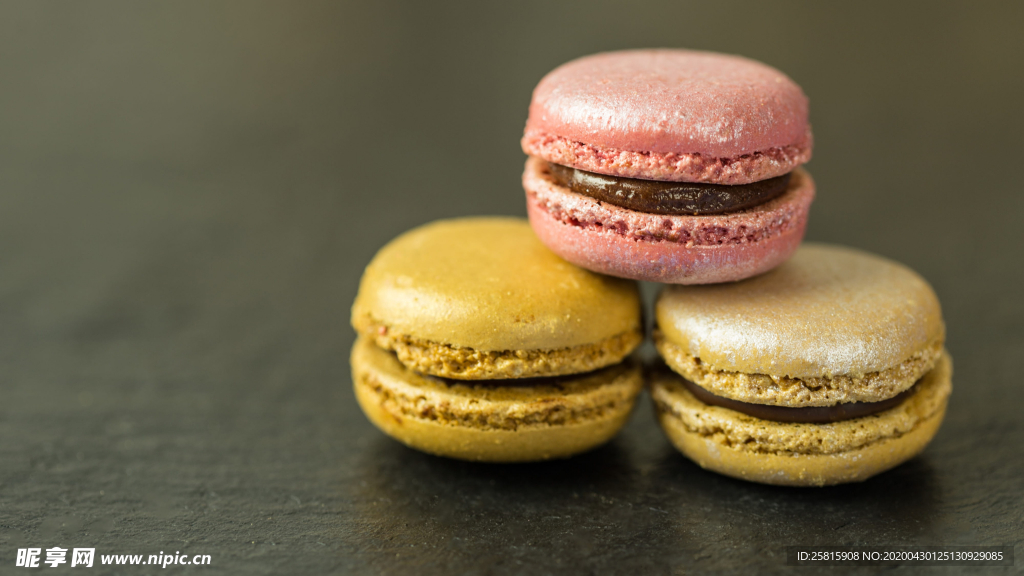 马卡龙五颜六色甜品图片