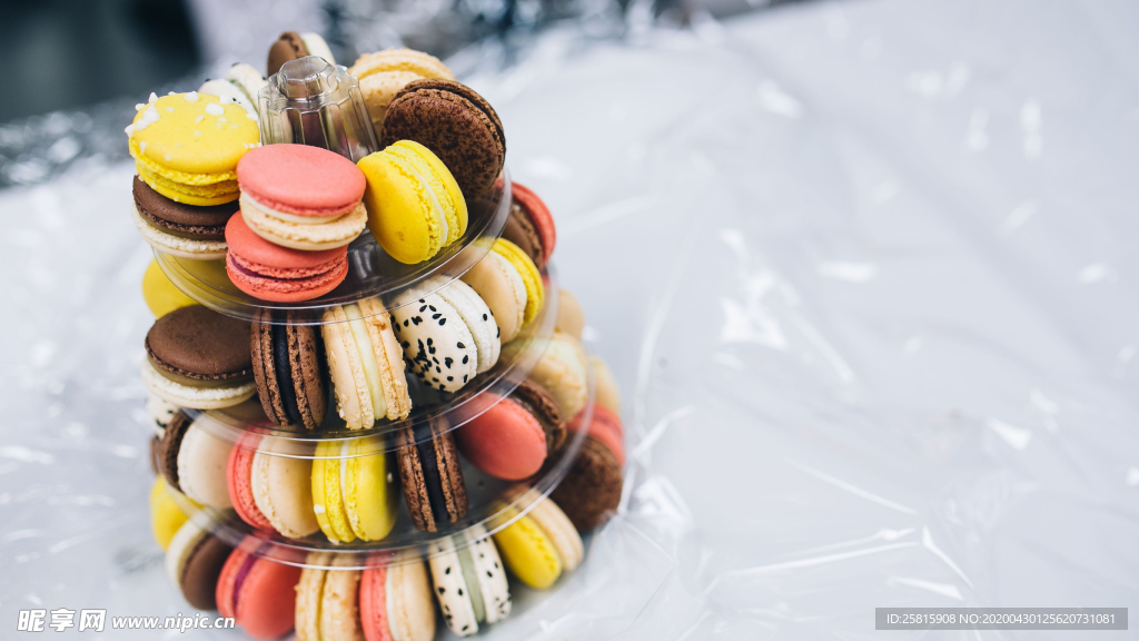 马卡龙五颜六色甜品图片