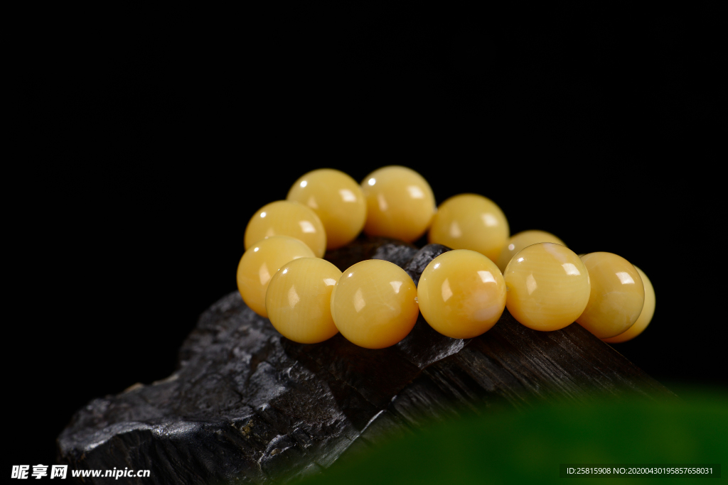 蜜蜡黄色手串手链图片
