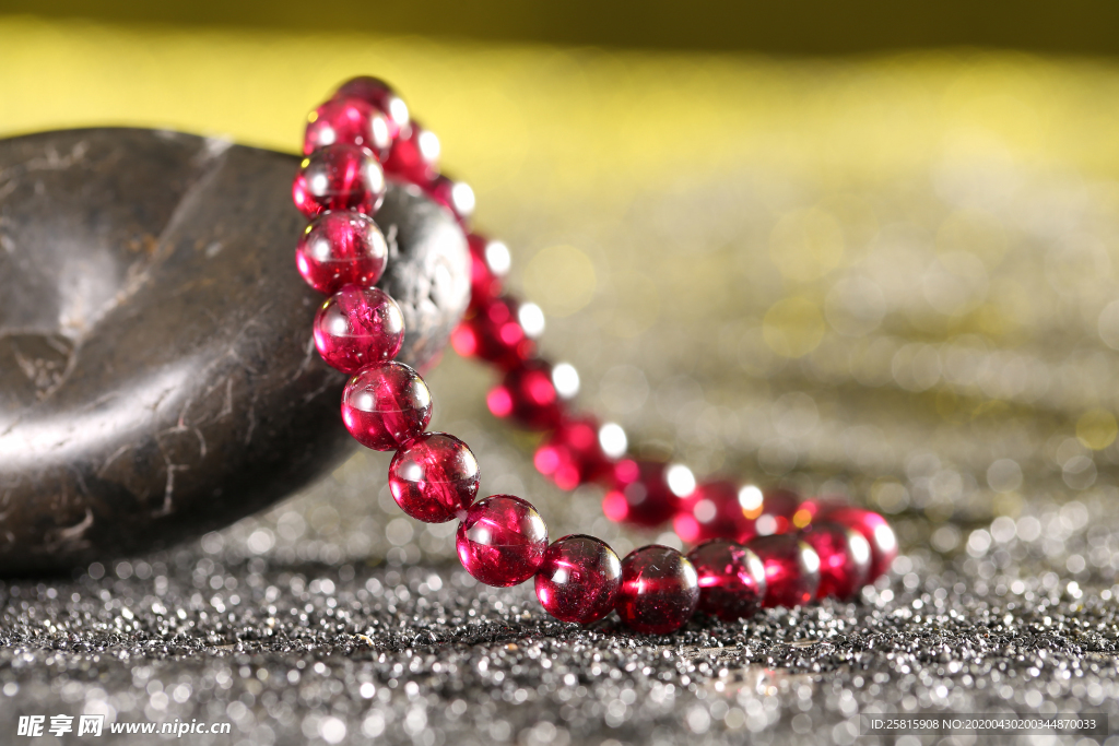 水晶手串手链图片