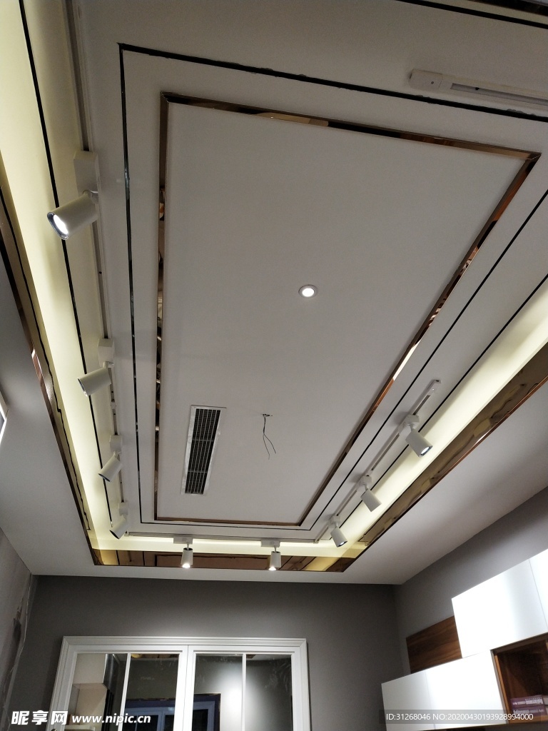 吊顶 轻奢 现代 简约 金色