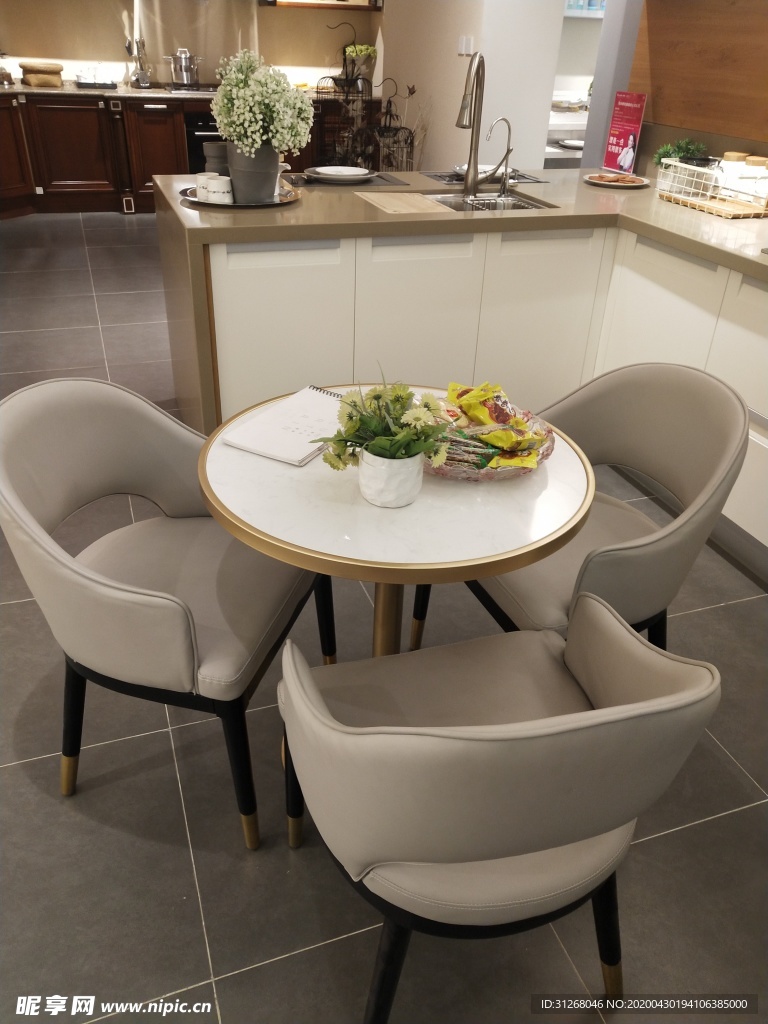 洽谈桌 圆桌 布艺椅子 餐桌椅