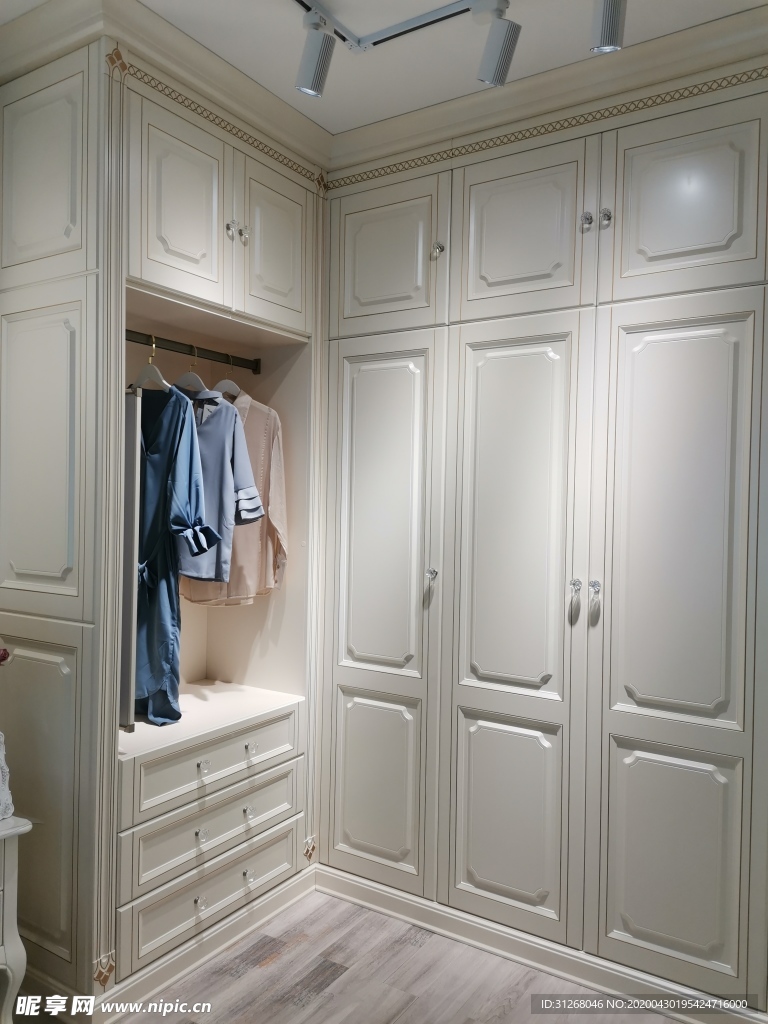 衣帽间  欧式衣柜 简欧风