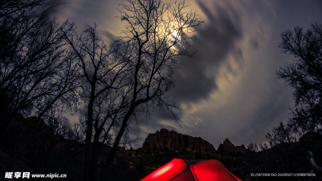 帐篷户外住宿露营图片