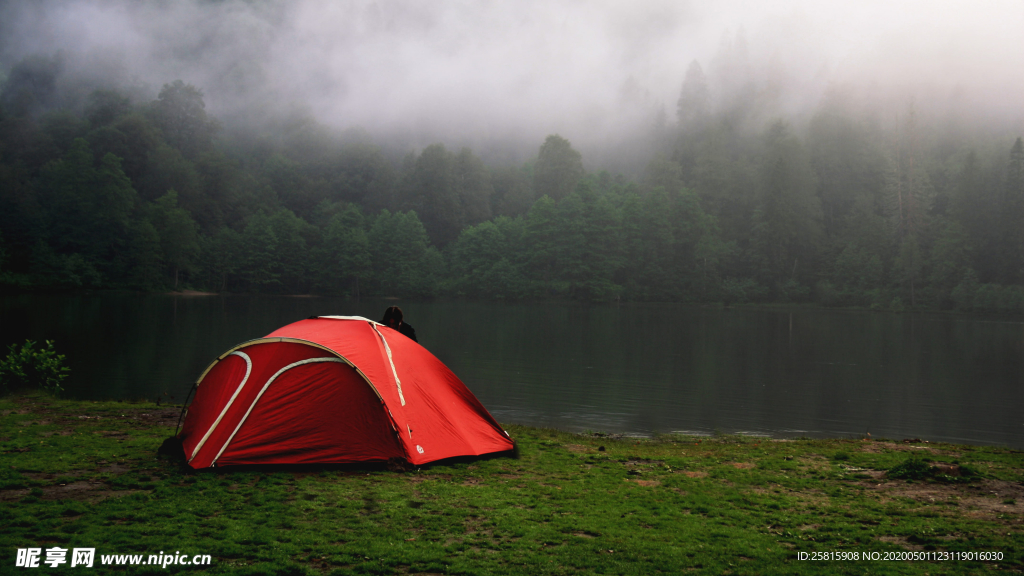 帐篷户外住宿露营图片