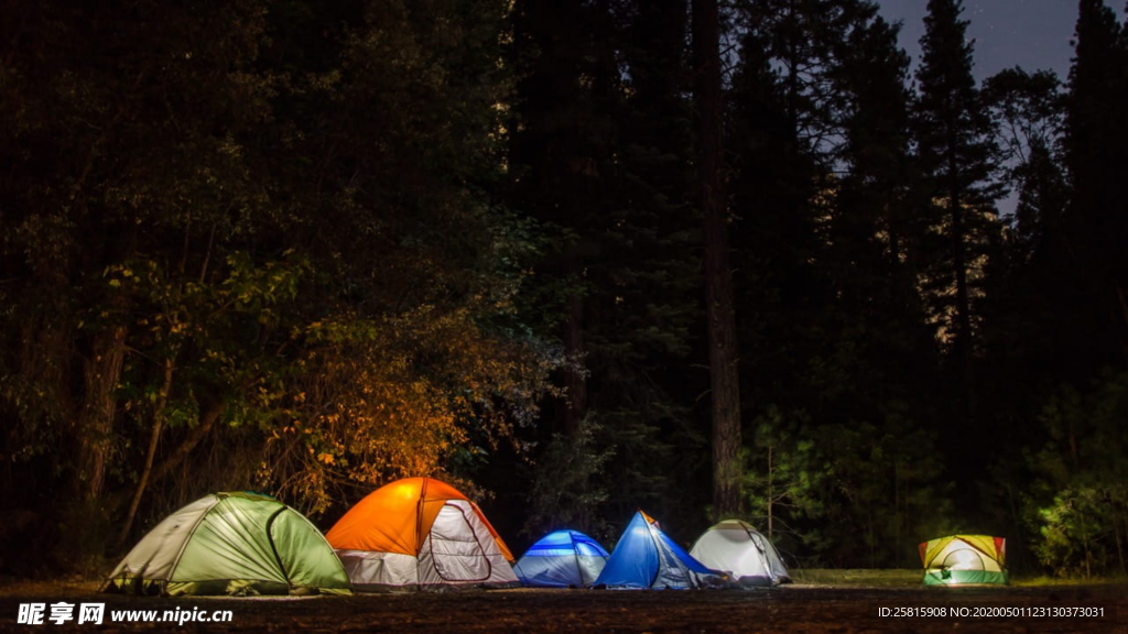 帐篷户外住宿露营图片