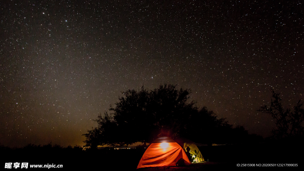 帐篷户外住宿露营图片
