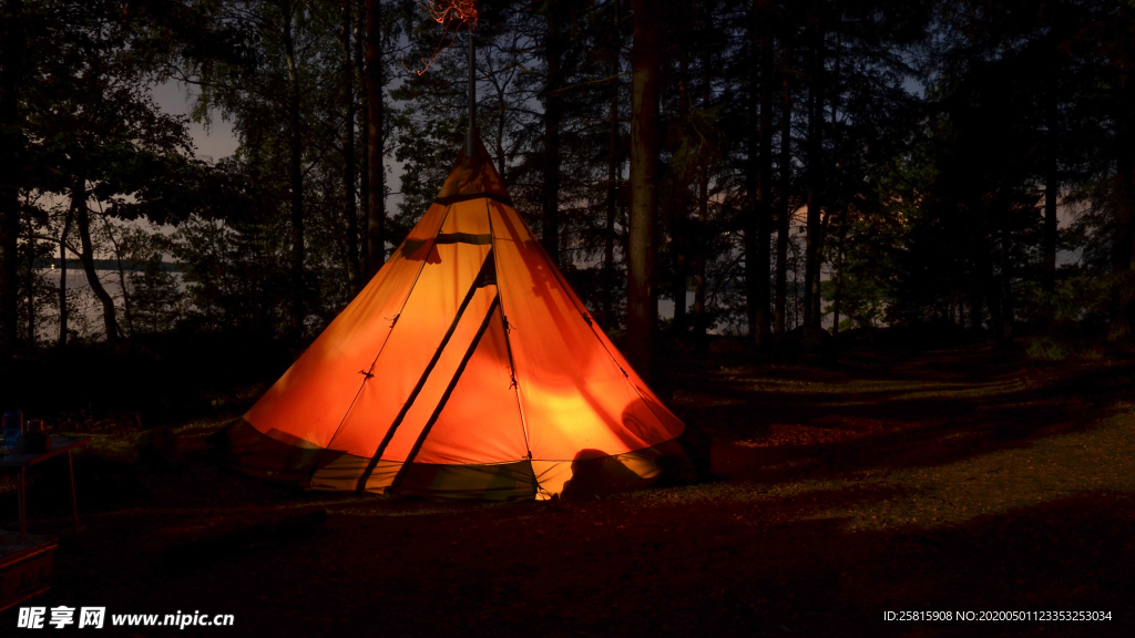 帐篷户外住宿露营图片