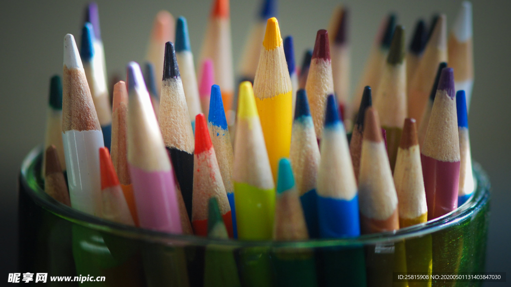 铅笔彩色铅笔图片